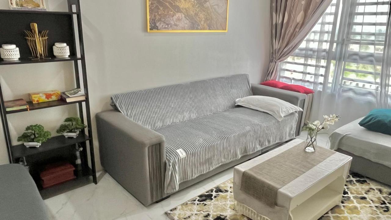 Golden Troika Kota Bharu - 2 Bedrooms Exterior photo